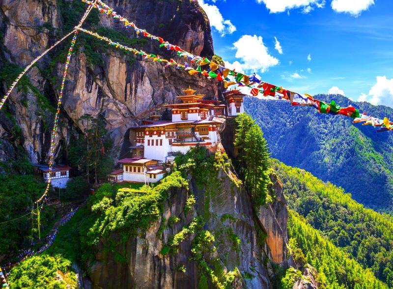 From Paro to Bumthang – Experience the festivals and culture of Bhutan